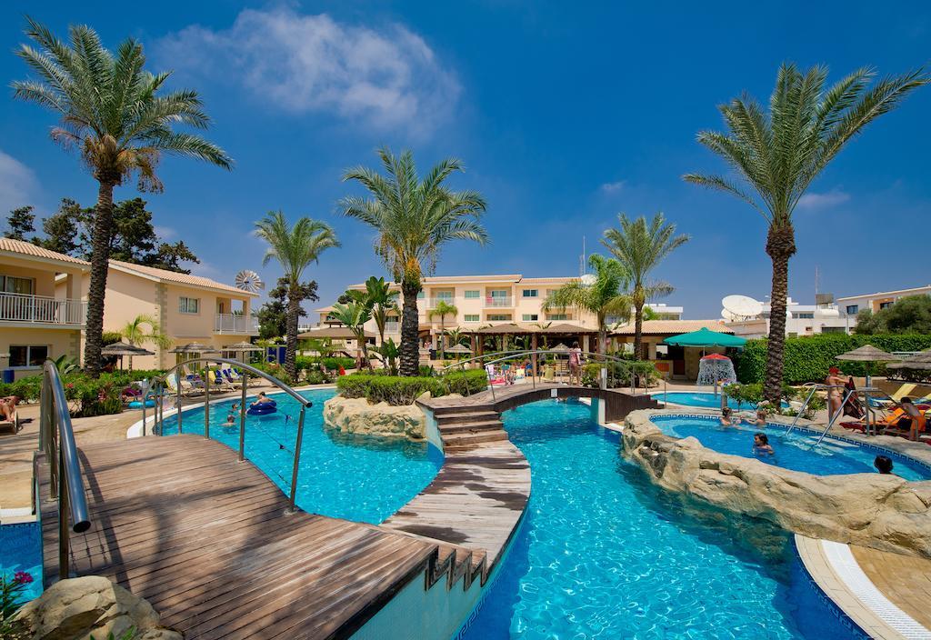 Tasia Maris Gardens Ajía Nápa Kültér fotó